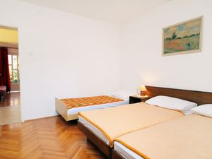 23928619-Ferienwohnung-4-Novi Vinodolski-300x225-5