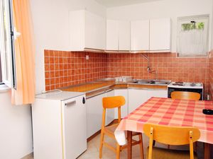 23928621-Ferienwohnung-4-Novi Vinodolski-300x225-3