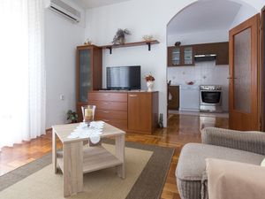 23931297-Ferienwohnung-7-Novi Vinodolski-300x225-3