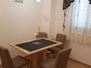 23932655-Ferienwohnung-4-Novi Vinodolski-300x225-3