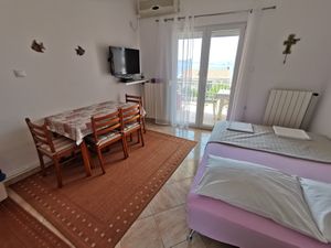 23933754-Ferienwohnung-4-Novi Vinodolski-300x225-3