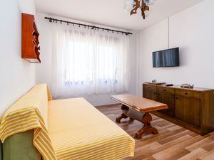 23926739-Ferienwohnung-4-Novi Vinodolski-300x225-1