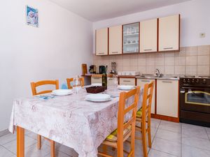 23926739-Ferienwohnung-4-Novi Vinodolski-300x225-4