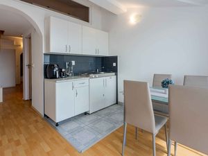 24031561-Ferienwohnung-4-Novi Vinodolski-300x225-5