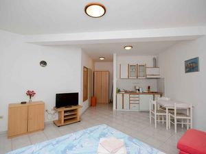 24031902-Ferienwohnung-3-Novi Vinodolski-300x225-0