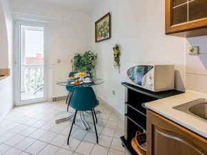 24033267-Ferienwohnung-5-Novi Vinodolski-300x225-5