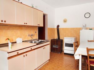 19056100-Ferienwohnung-3-Novi Vinodolski-300x225-3