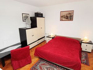 19056100-Ferienwohnung-3-Novi Vinodolski-300x225-5