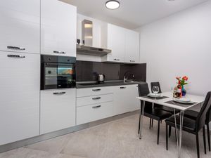 23997161-Ferienwohnung-4-Novi Vinodolski-300x225-3