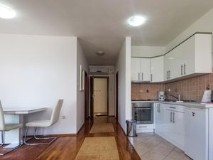 24044000-Ferienwohnung-2-Novi Vinodolski-300x225-5