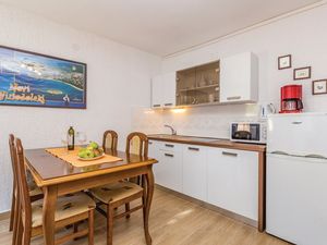 23482855-Ferienwohnung-4-Novi Vinodolski-300x225-4