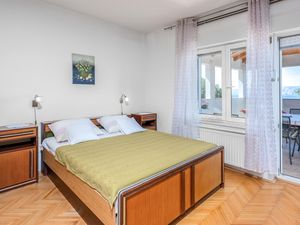 24043995-Ferienwohnung-4-Novi Vinodolski-300x225-2