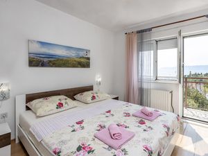 23732569-Ferienwohnung-6-Novi Vinodolski-300x225-2