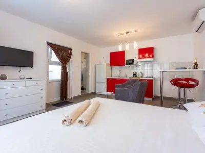 Ferienwohnung für 2 Personen (35 m²) in Novi Vinodolski 3/10