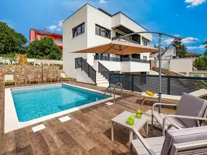 Ferienwohnung für 8 Personen (280 m²) in Novi Vinodolski