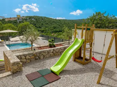 Ferienwohnung für 8 Personen (280 m²) in Novi Vinodolski 9/10