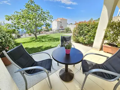 Ferienwohnung für 2 Personen (36 m²) in Novi Vinodolski 1/10