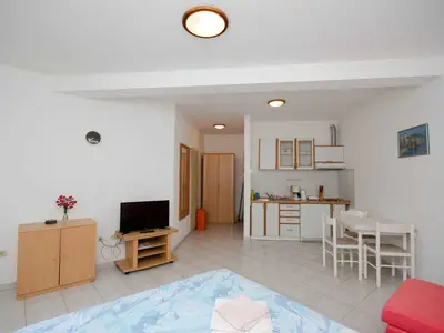 Ferienwohnung für 3 Personen (26 m²) in Novi Vinodolski 1/10