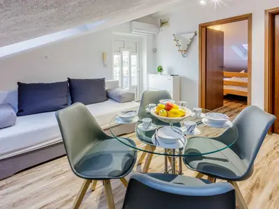 Ferienwohnung für 3 Personen (40 m²) in Novi Vinodolski 1/10