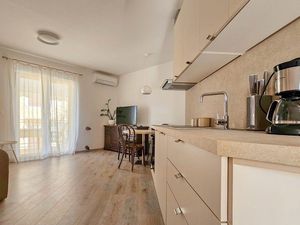 23532406-Ferienwohnung-2-Novigrad-300x225-4