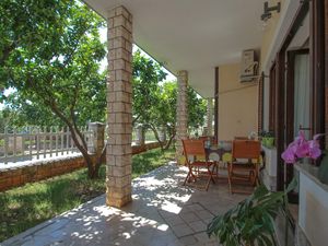 23349893-Ferienwohnung-4-Novigrad-300x225-2