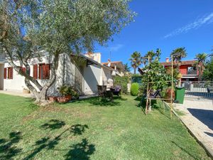 23294680-Ferienwohnung-2-Novigrad-300x225-1