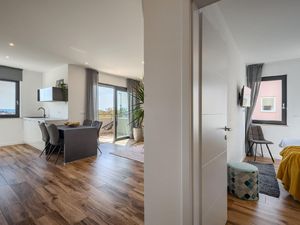 22448143-Ferienwohnung-4-Novigrad-300x225-1