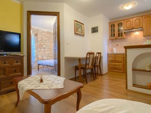 23349765-Ferienwohnung-2-Novigrad-300x225-4