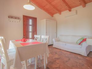 23924368-Ferienwohnung-2-Novigrad-300x225-4