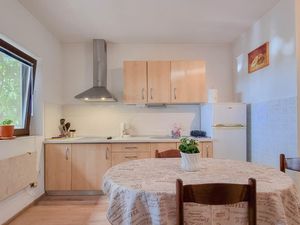 23297415-Ferienwohnung-2-Novigrad-300x225-4