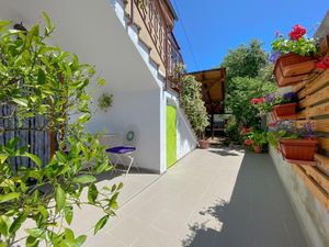 23297509-Ferienwohnung-2-Novigrad-300x225-0