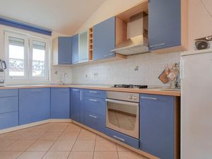 23297567-Ferienwohnung-3-Novigrad-300x225-2