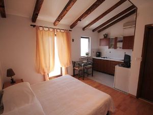 23149871-Ferienwohnung-2-Novigrad-300x225-3