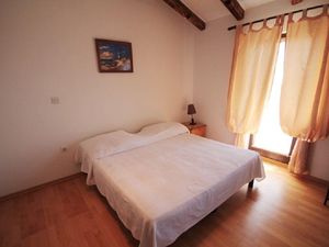 23149871-Ferienwohnung-2-Novigrad-300x225-4