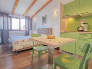 23297699-Ferienwohnung-2-Novigrad-300x225-1