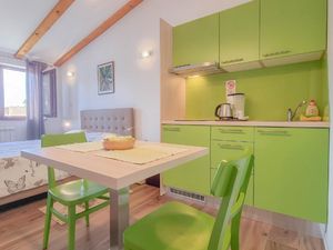 23297699-Ferienwohnung-2-Novigrad-300x225-5