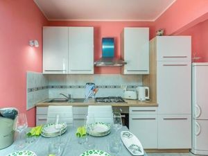 23434145-Ferienwohnung-2-Novigrad-300x225-4