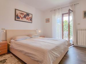 23297772-Ferienwohnung-6-Novigrad-300x225-3