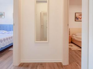 23297772-Ferienwohnung-6-Novigrad-300x225-4