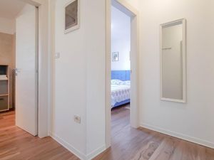 23297772-Ferienwohnung-6-Novigrad-300x225-5