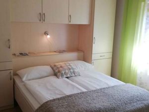 23939715-Ferienwohnung-4-Novigrad-300x225-3