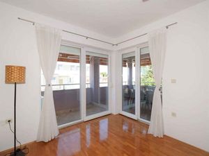 23908092-Ferienwohnung-6-Novigrad-300x225-1