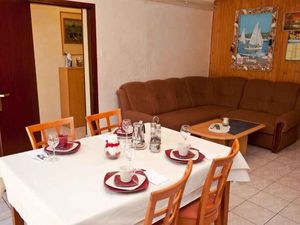 23960002-Ferienwohnung-5-Novigrad-300x225-5