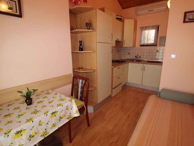 Ferienwohnung für 2 Personen (30 m²) in Novigrad 3/10