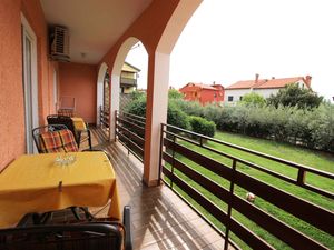 23776176-Ferienwohnung-4-Novigrad-300x225-2