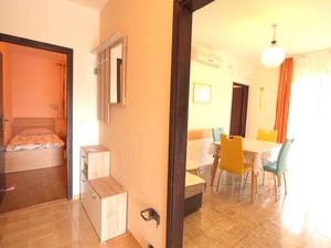 23776176-Ferienwohnung-4-Novigrad-300x225-4