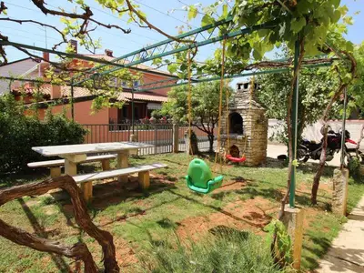 Ferienwohnung für 4 Personen (75 m²) in Novigrad 1/10