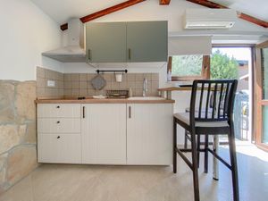 23297426-Ferienwohnung-2-Novigrad-300x225-4