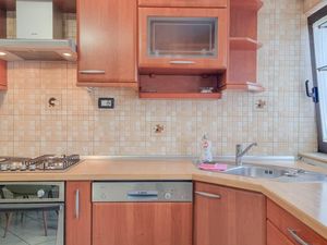 23297485-Ferienwohnung-4-Novigrad-300x225-5