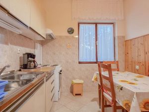 23297427-Ferienwohnung-5-Novigrad-300x225-3